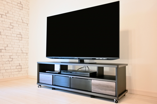 多摩市でテレビボードやテレビ台の処分なら「らくらく本舗」におまかせ